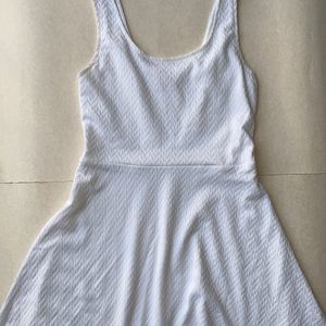 Mossimo White Tank Flare bottom tank dress with chevron pattern Size Small